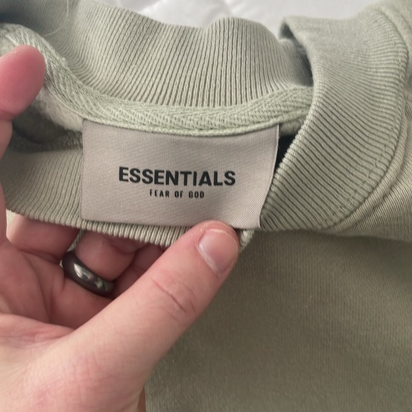Essential fear of god crewmeck EUC - Picture 4 of 5